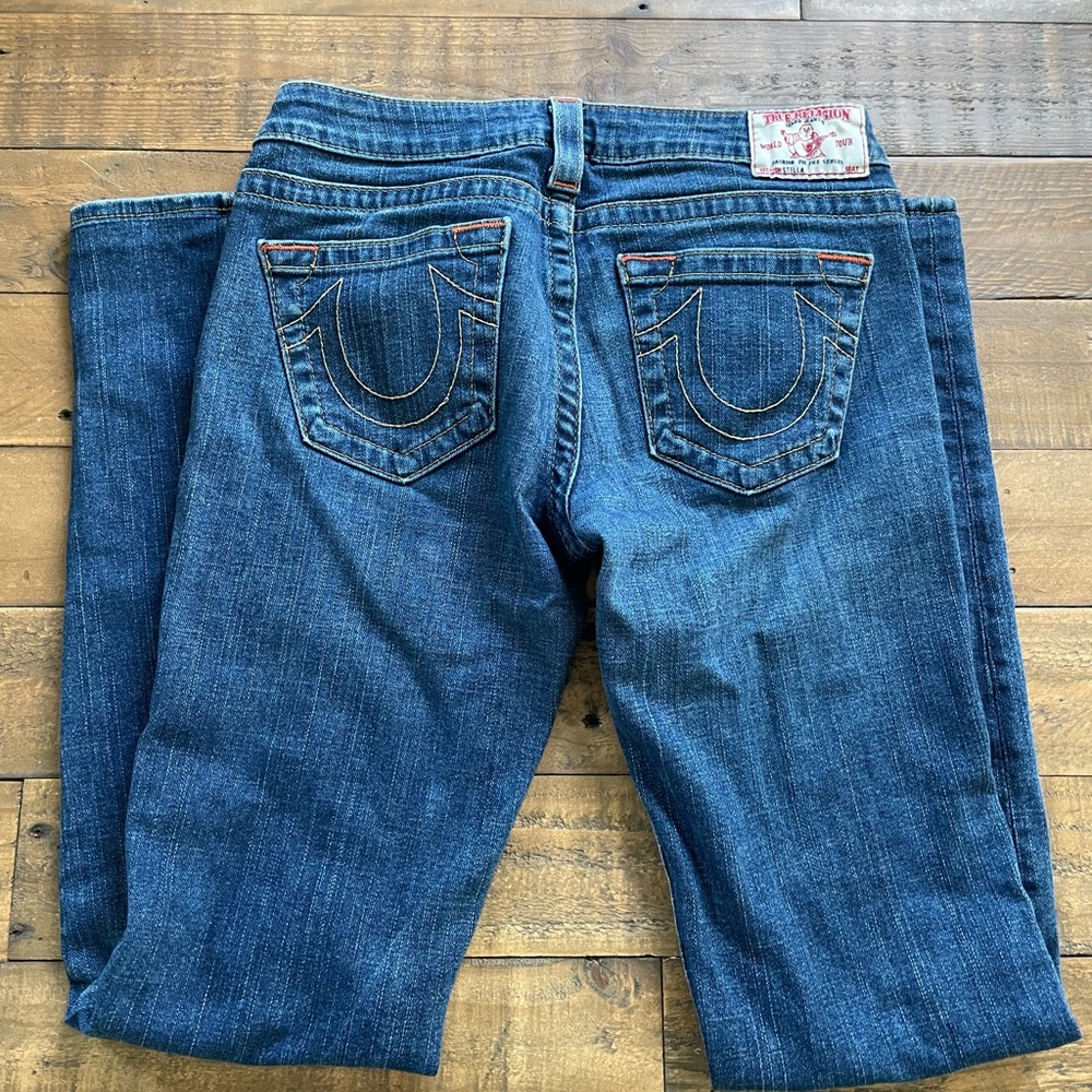 Women’s True Religion distressed skinny jeans size 28